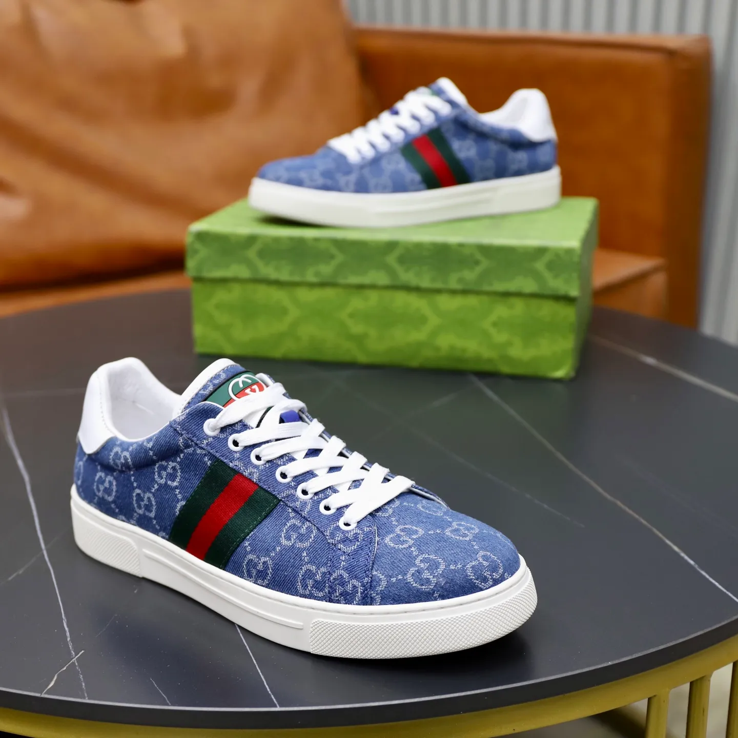 Ex-factory price: 400💰🙅‍♂️🙅‍♂️🙅‍♂️ Brand: Gucci GUCCi Standard code: 38-44 (45 customized) Grade: Same as the official website Material: Original leather splicing Comfortable and breathable sheepskin lining Original wear-resistant outsole Style category: Men's fashionable casual shoes Running sneakers Distinguished luxury brand elements Top luxury Color: actual picture color